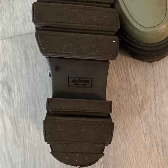 ALOHAS Women's Olive Green Loafers - Picture 3 of 3